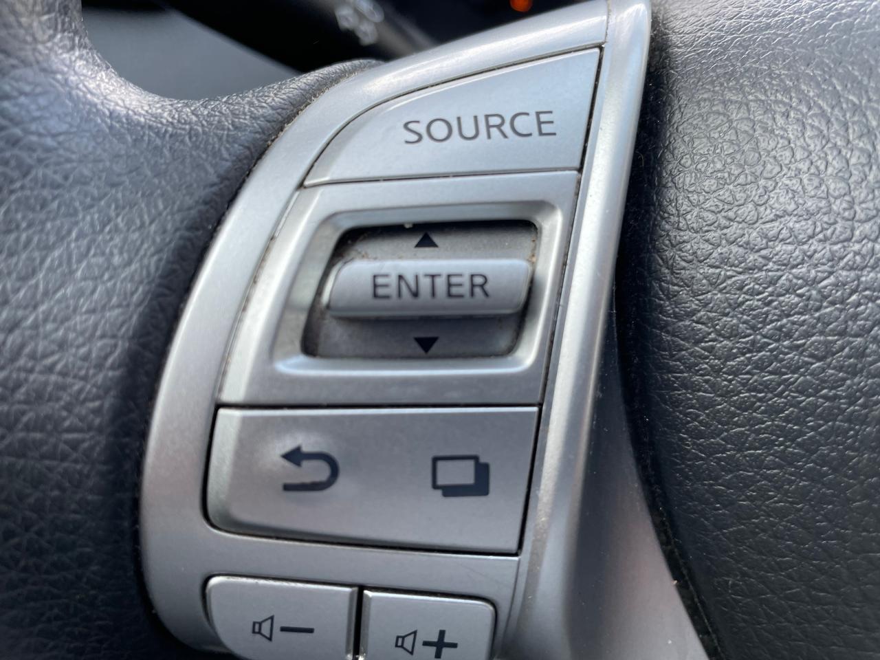 2016 Nissan Rogue S Photo