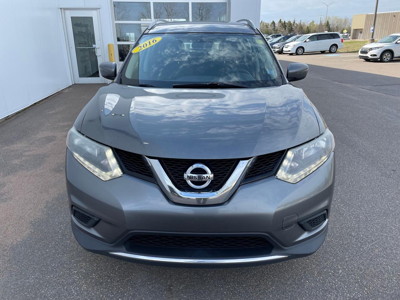2016 Nissan Rogue S Photo3