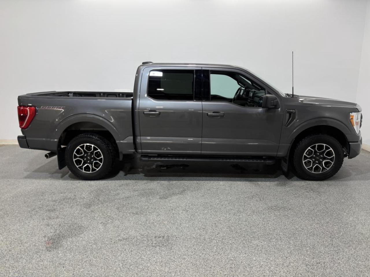 <p> a robust and reliable truck available at Knight Ford in Moose Jaw. This grey beauty boasts a sleek exterior and a stylish black interior</p>
<p> ensuring peace of mind for its next owner.

TRUCK FEATURES
»» Impressive towing capacity for heavy loads
»» 4-wheel drive for enhanced traction
»» Durable build for tough conditions
»» Spacious cabin for comfort and utility

ADVANCED SAFETY FEATURES
»» Anti-lock braking system for better control
»» Stability control for safer driving
»» Multiple airbags for occupant protection
»» Rearview camera for easier parking

PERFORMANCE AND EFFICIENCY
»» Powerful engine for reliable performance
»» Automatic transmission for smooth shifting
»» Fuel-efficient design for longer drives
»» Robust suspension for a comfortable ride

COMFORT AND CONVENIENCE
»» Spacious interior for passenger comfort
»» Adjustable seats for personalized comfort
»» Ample legroom for all occupants
»» Easy-to-use controls for convenience

TECHNOLOGY AND CONNECTIVITY
»» Bluetooth connectivity for hands-free calls
»» Advanced infotainment system for entertainment
»» User-friendly touchscreen interface
»» Multiple USB ports for device charging

CARGO SPACE
»» Large truck bed for hauling needs
»» Convenient tie-downs for secure loads
»» Foldable rear seats for extra space
»» Easy access to cargo area

WHAT OTHER OWNERS LIKE
»» Reliable performance in various conditions
»» Comfortable and spacious interior
»» Advanced safety features for peace of mind
»» Modern technology for connectivity

This 2022 Ford F-150 XLT Sports VIN is: 1FTEW1EP1NKE09085.</p>
<a href=http://www.velocityford.ca/used/Ford-F150-2022-id11799293.html>http://www.velocityford.ca/used/Ford-F150-2022-id11799293.html</a>