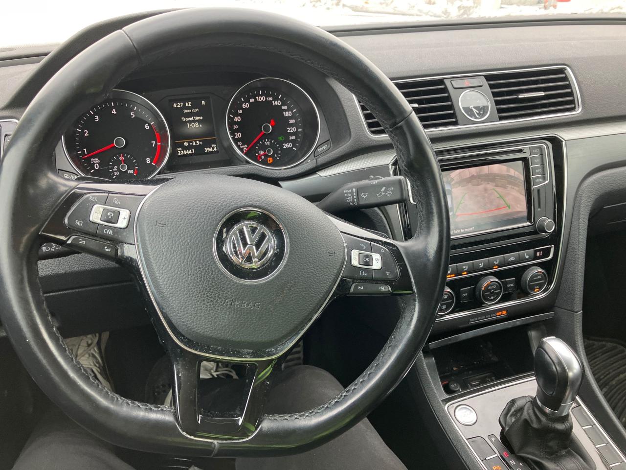 2017 Volkswagen Passat HIGHLINE Photo