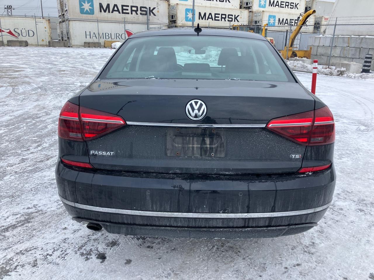 2017 Volkswagen Passat HIGHLINE Photo3