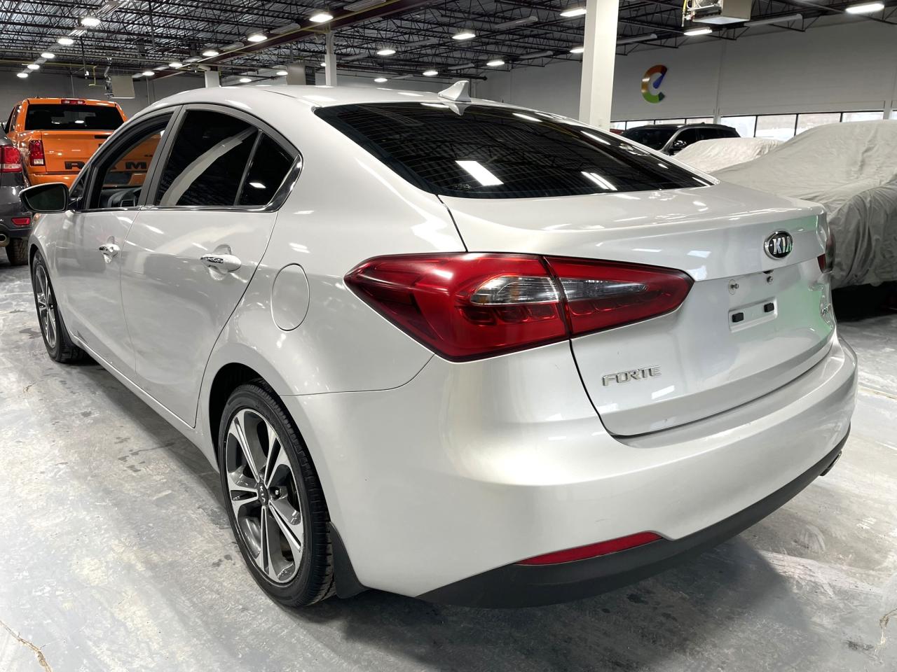 2016 Kia Forte SX Photo2