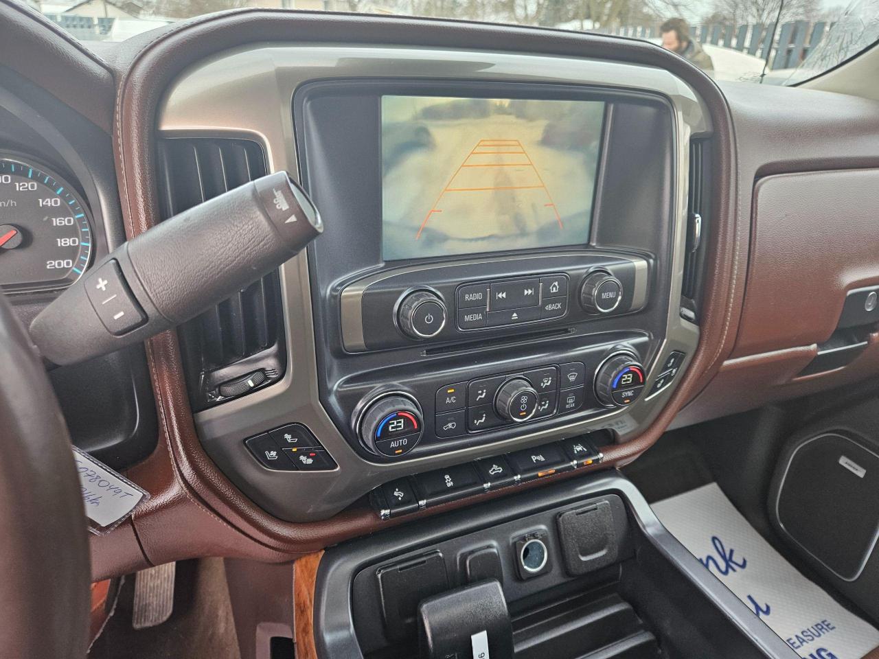 2016 Chevrolet Silverado 1500 4WD Crew Cab 143.5" High Country - Photo #13