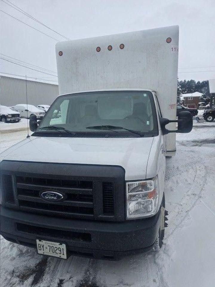 Used 2018 Ford E-450 16 foot cube for sale in Kincardine, ON