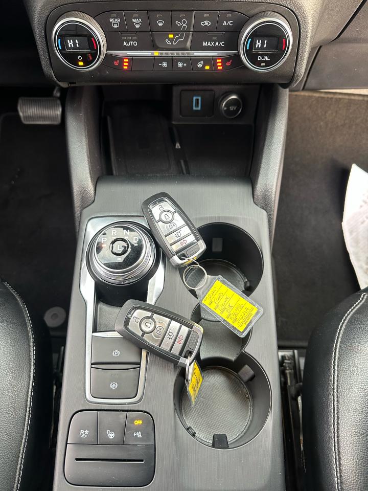 2020 Ford Escape Titanium Hybrid - Photo #16