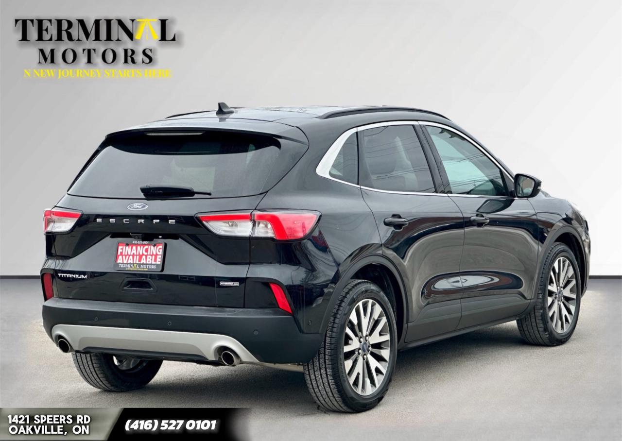 2020 Ford Escape Titanium Hybrid Photo4