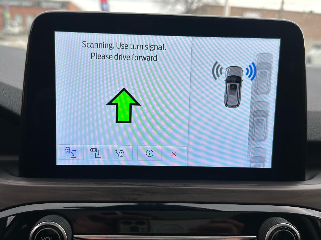 2020 Ford Escape Titanium Hybrid - Photo #14
