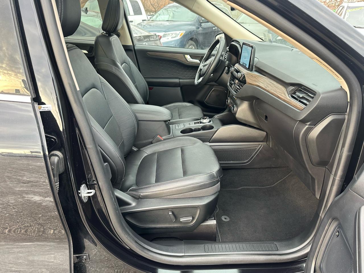 2020 Ford Escape Titanium Hybrid - Photo #12