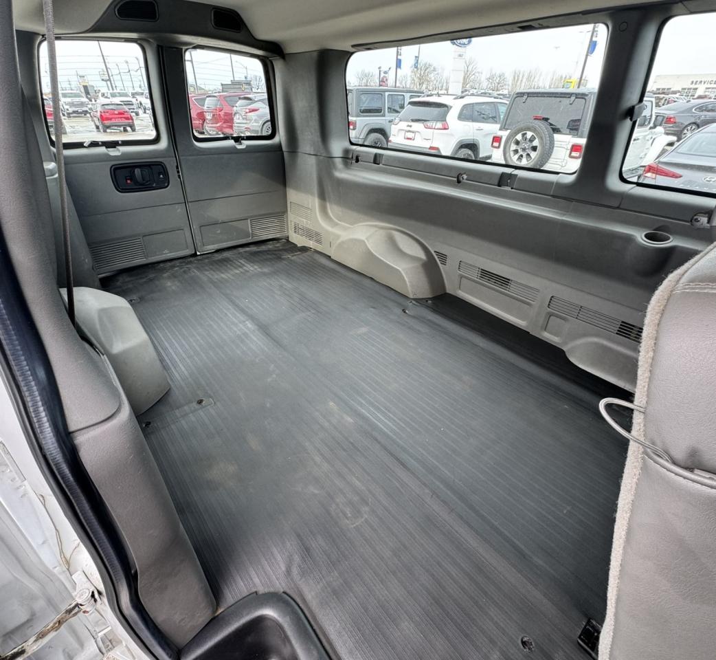 2018 Chevrolet Express Cargo Van RWD 2500 155" Photo