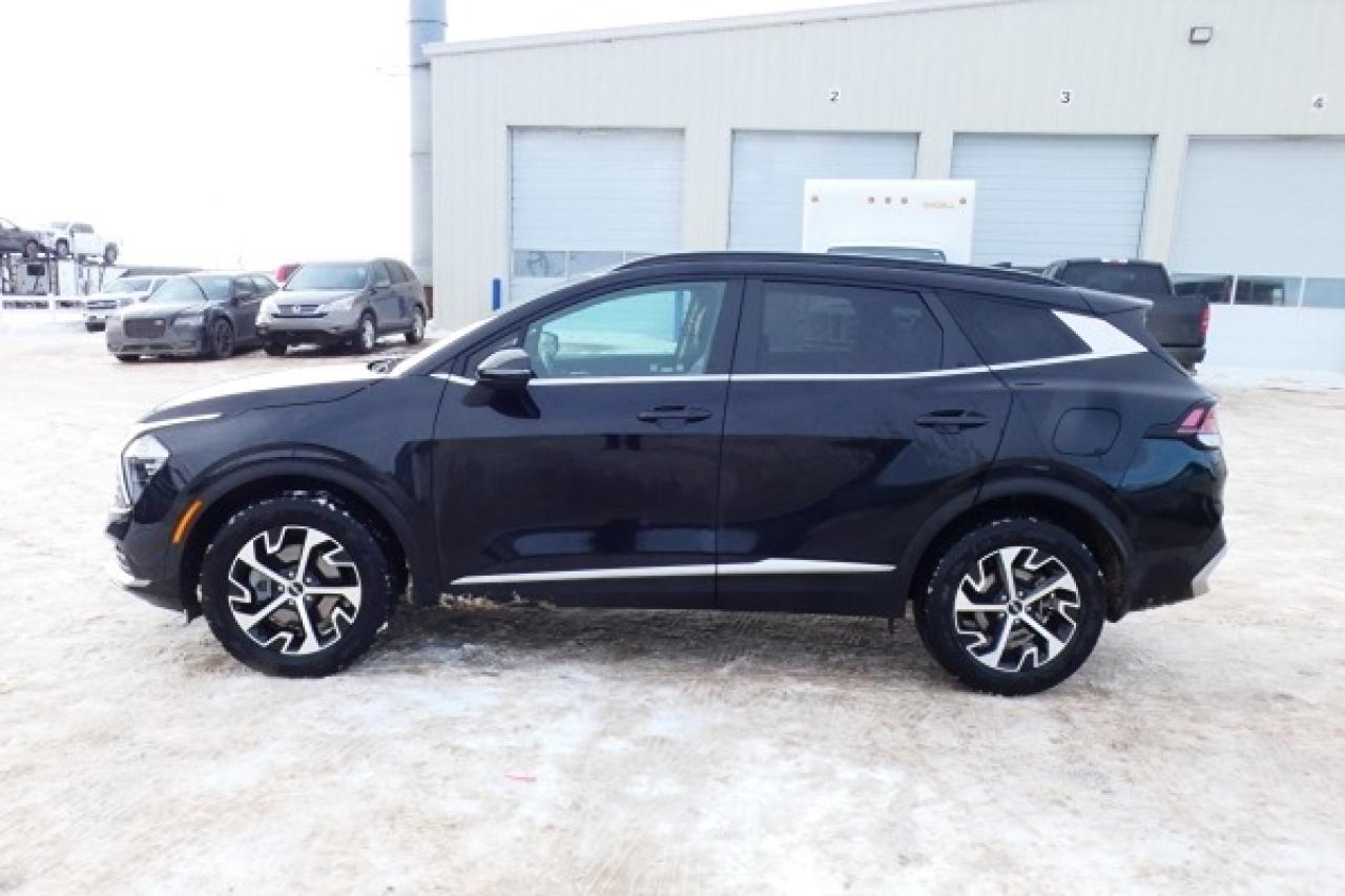 2023 Kia Sportage EX AWD w/Htd Leather, pano S/R, NAV, BUC