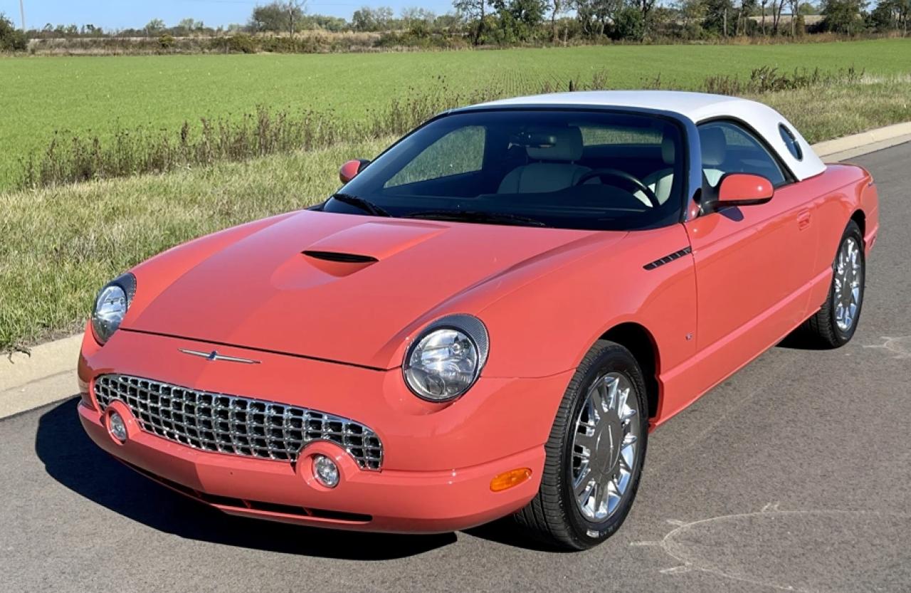 Used 2003 Ford Thunderbird EXQUISITE! - RARE FIND - 007 Edition (1/700) for sale in St. Catharines, ON