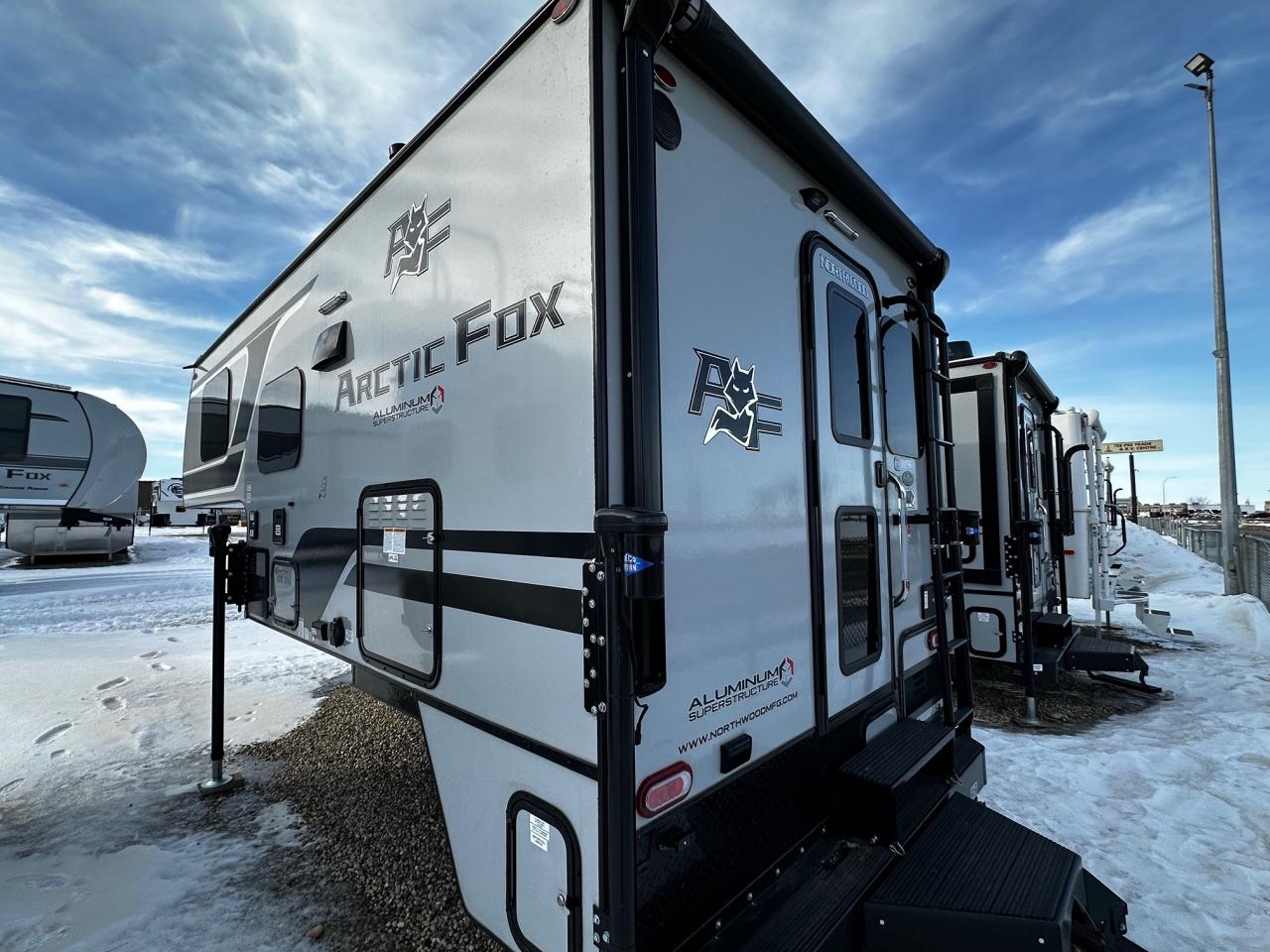 2025 ARCTIC FOX 990 