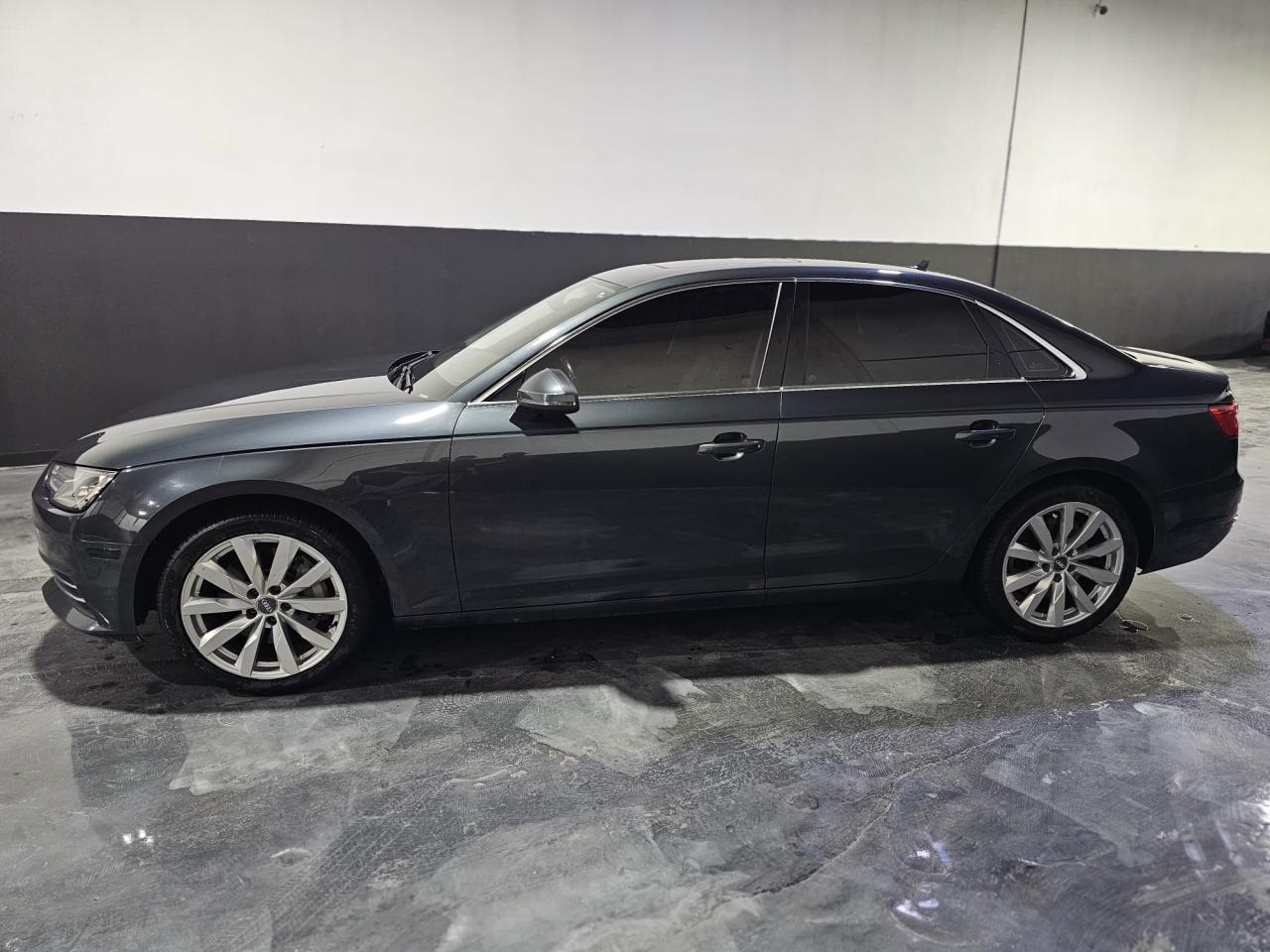 2017 Audi A4 4dr Sdn Auto Komfort quattro - Photo #2