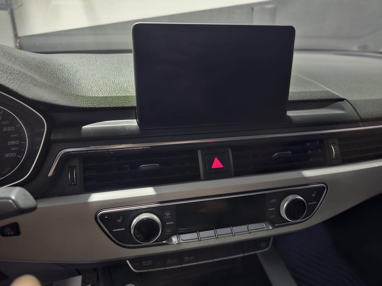 2017 Audi A4 4dr Sdn Auto Komfort quattro - Photo #12