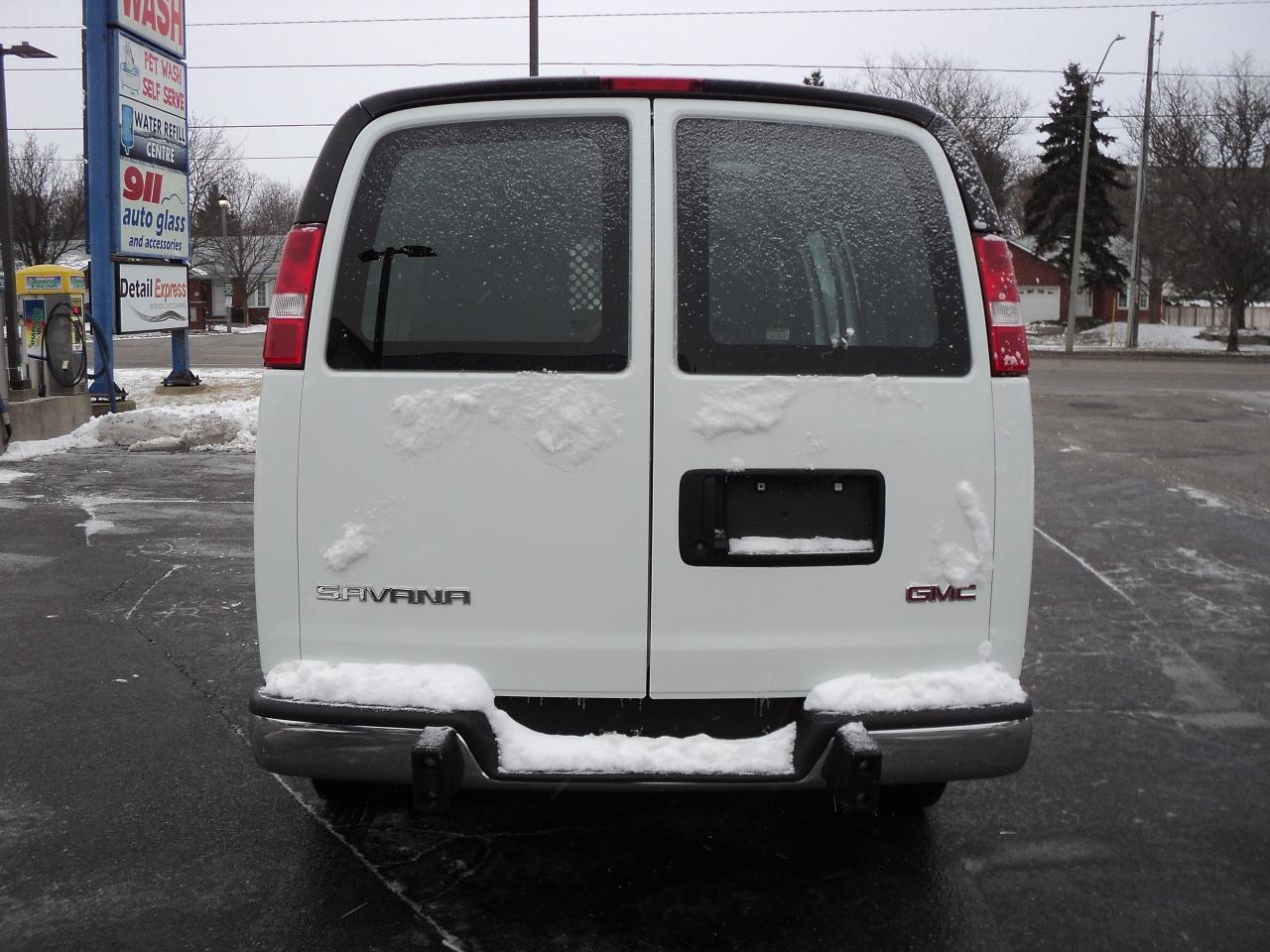 2023 GMC Savana 2500 CargoVan RWD 4.3L6cyl Gas 135"WB BackUpCam - Photo #7