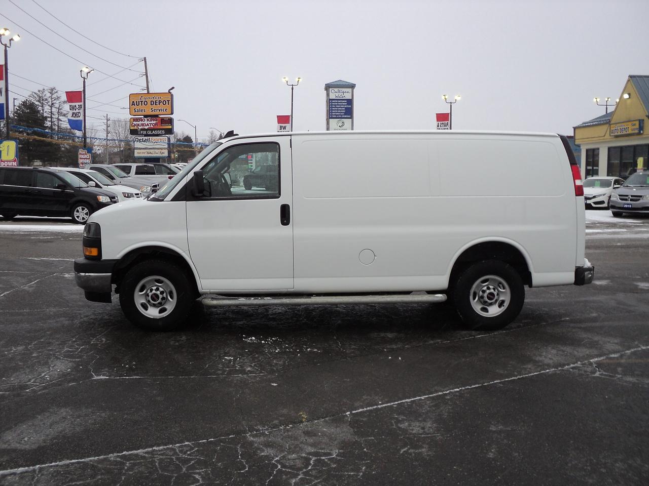 2023 GMC Savana 2500 CargoVan RWD 4.3L6cyl Gas 135"WB BackUpCam - Photo #5