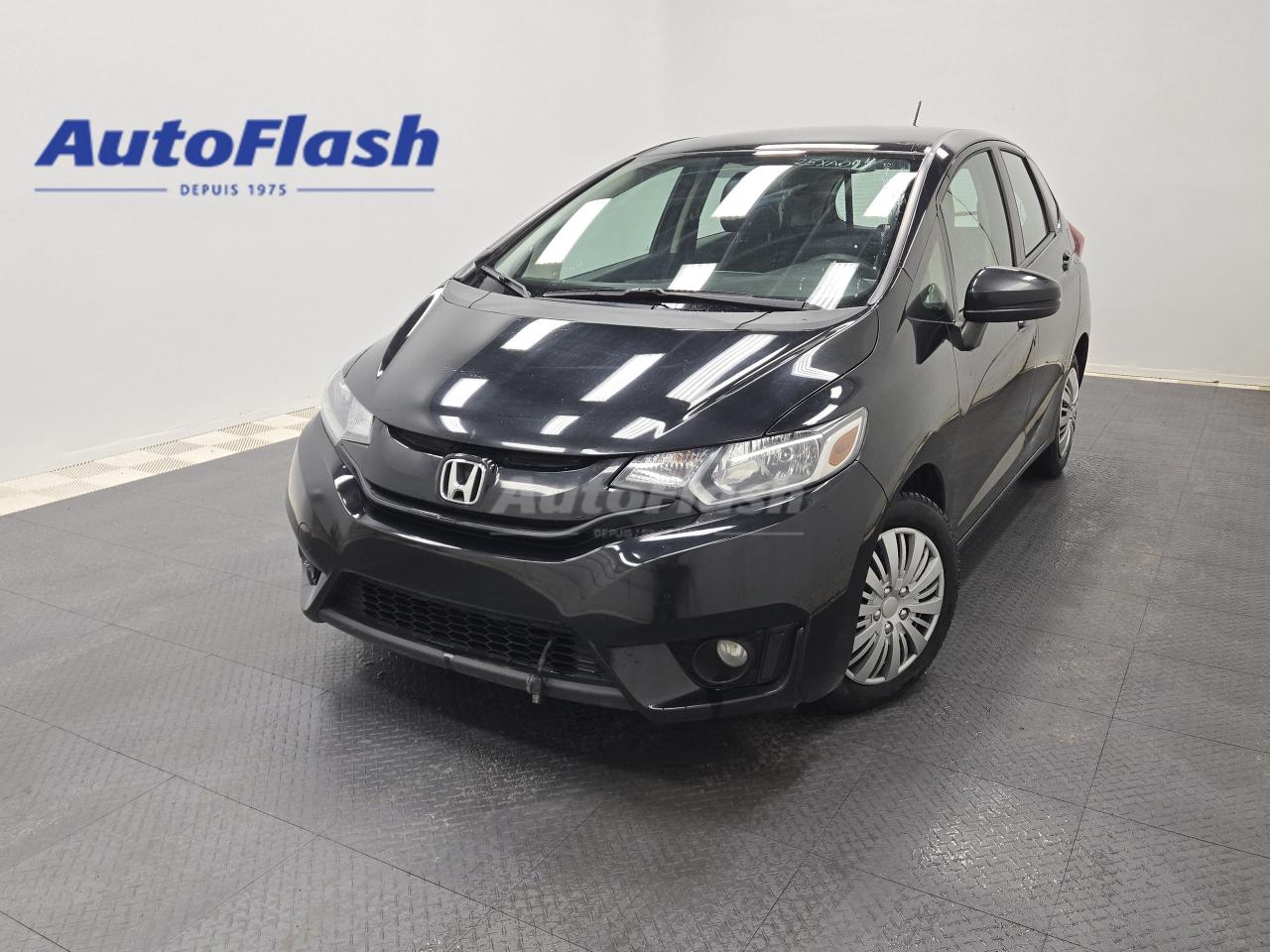 Used 2017 Honda Fit LX 1.5L,  MANUEL, CAMERA, SIEGES CHAUFFANTS for sale in Saint-Hubert, QC