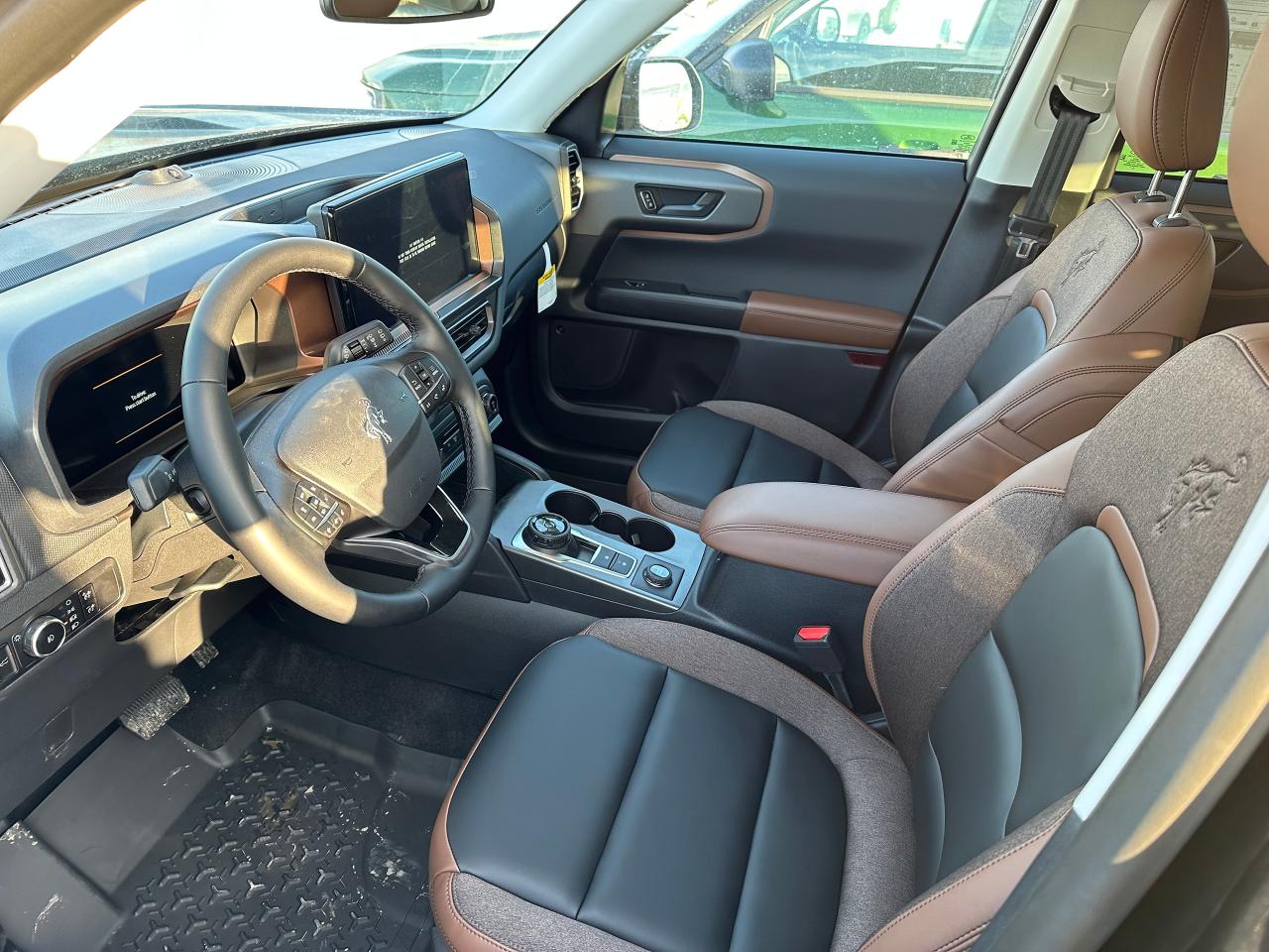 2025 Ford Bronco Sport OUTER BANKS 4x4 300A Photo5