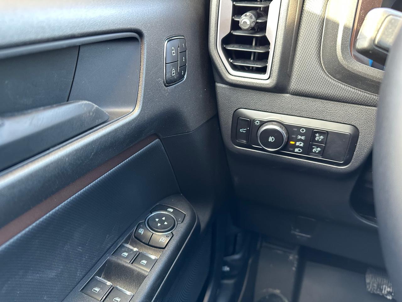 2025 Ford Bronco Sport OUTER BANKS 4x4 300A Photo5
