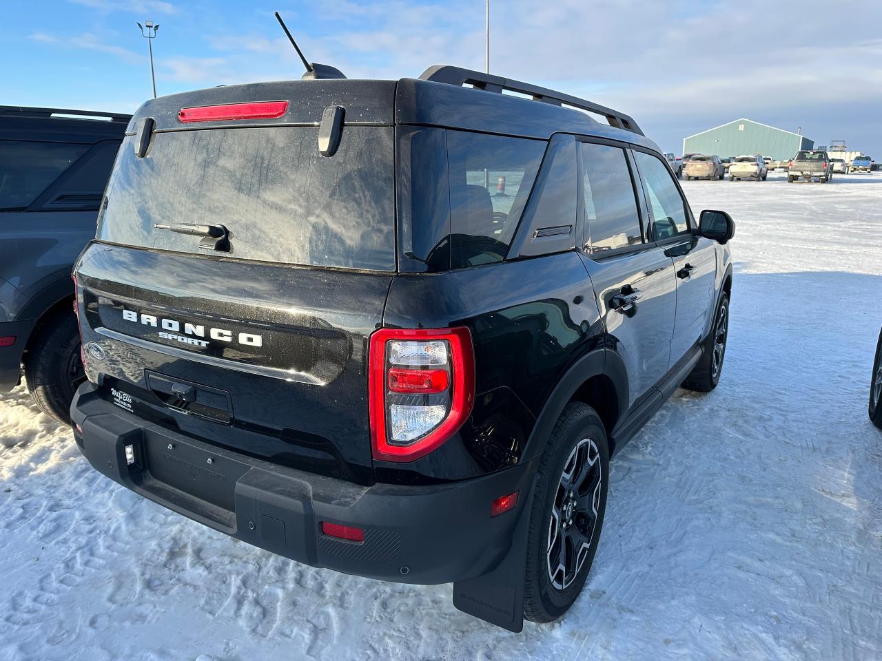 2025 Ford Bronco Sport OUTER BANKS 4x4 300A Photo5