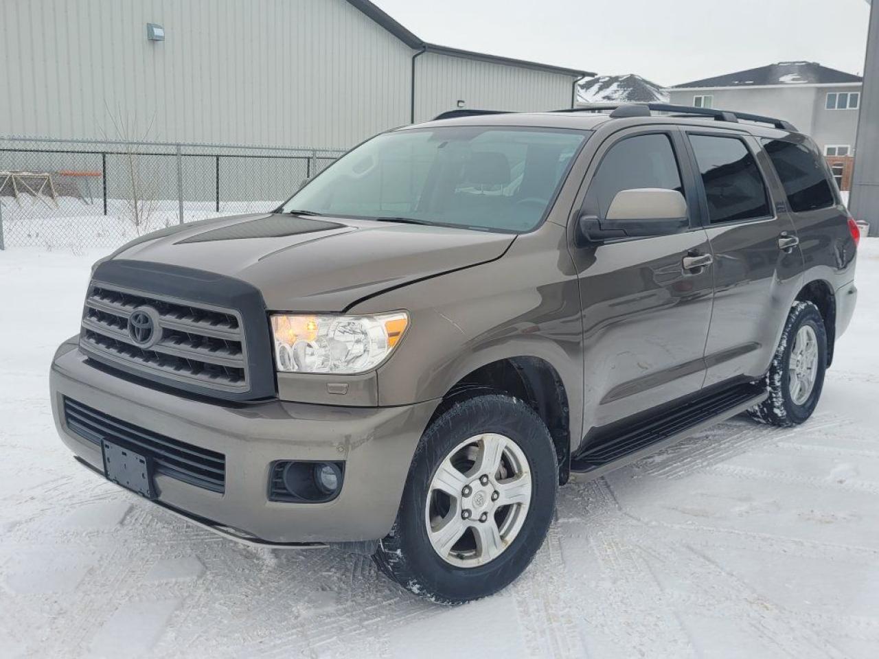 Used 2010 Toyota Sequoia SR5  8 seater SUV only 181,000 km amazing condition -must be seen for sale in West Saint Paul, MB