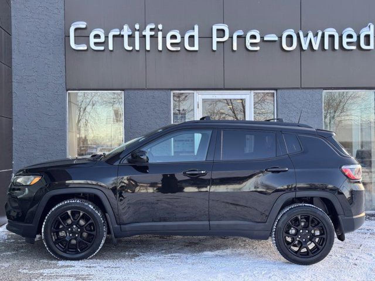 Used 2022 Jeep Compass ALTITUDE w/ 4X4 / LEATHER / LOW KMS for sale in Calgary, AB