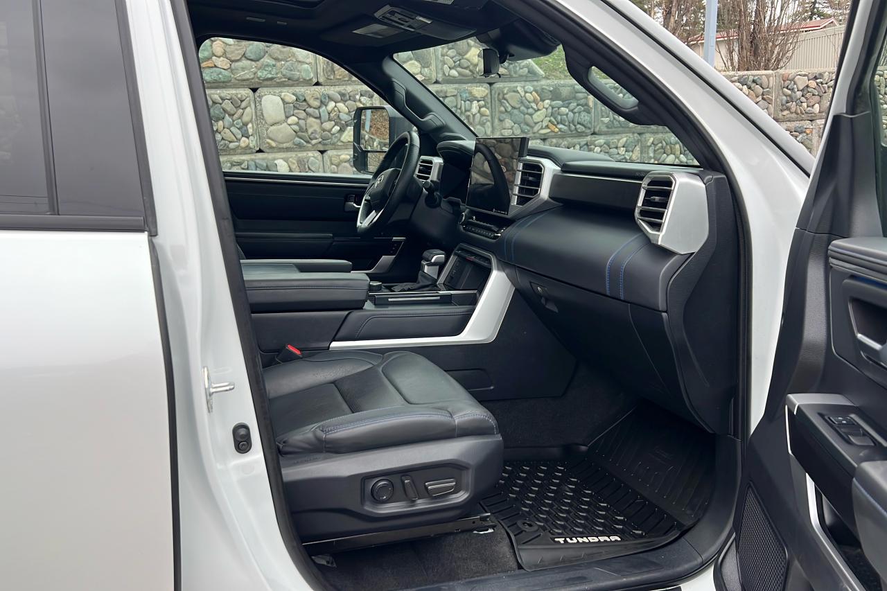 2023 Toyota Tundra CrewMax Platinum L PLAT Photo