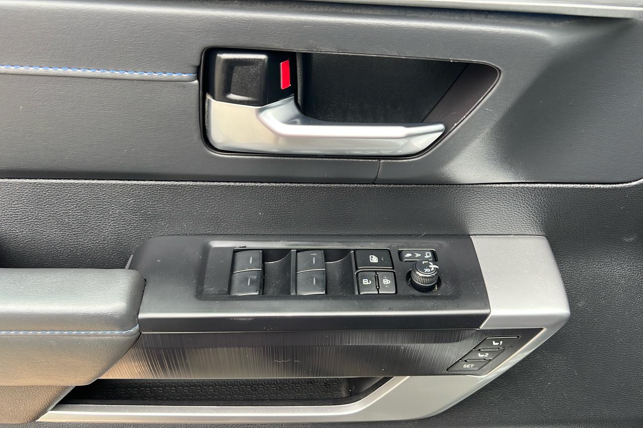 2023 Toyota Tundra CrewMax Platinum L PLAT Photo