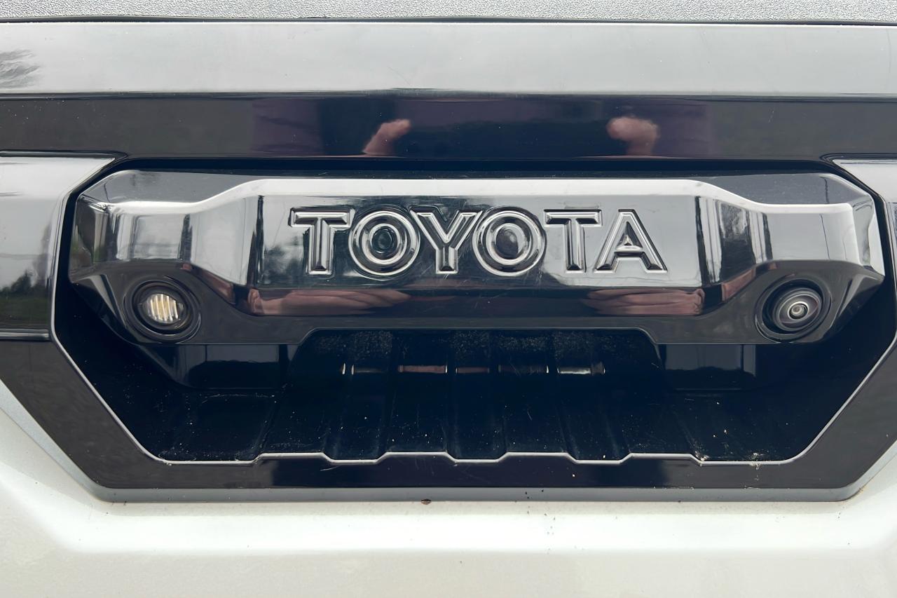 2023 Toyota Tundra CrewMax Platinum L PLAT Photo