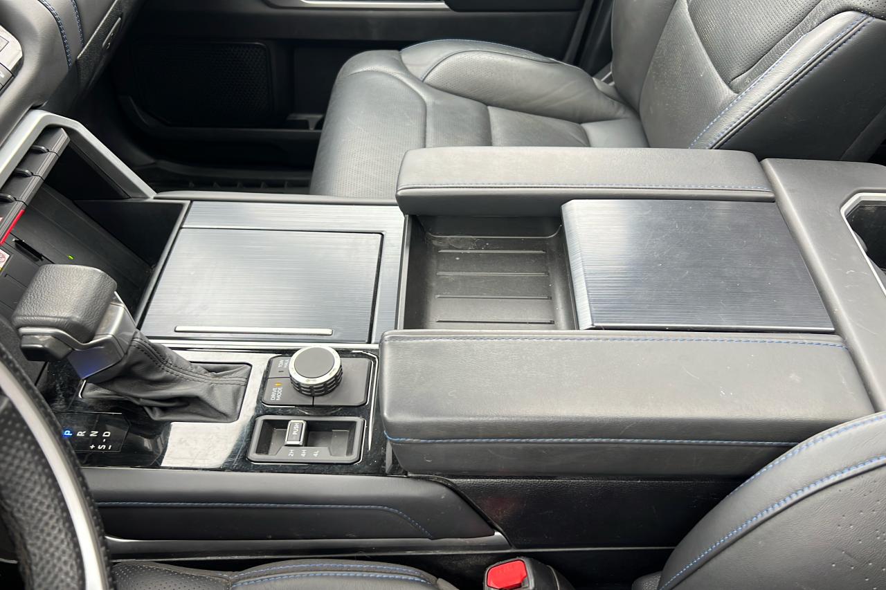 2023 Toyota Tundra CrewMax Platinum L PLAT Photo