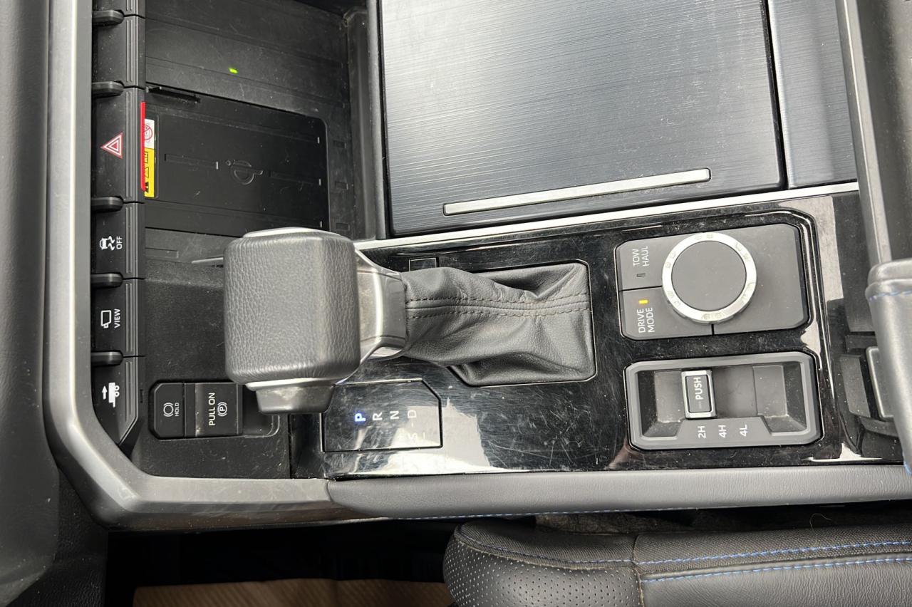 2023 Toyota Tundra CrewMax Platinum L PLAT Photo