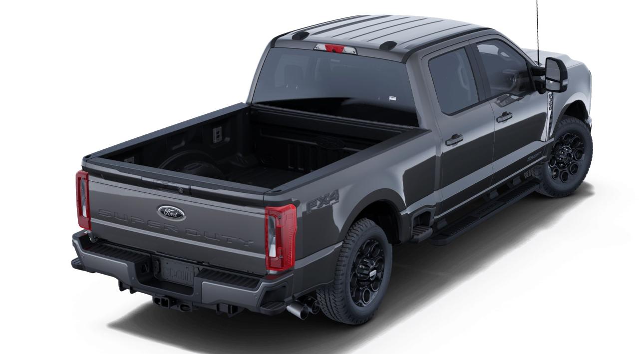 2025 Ford Super Duty F-350 XLT Photo2