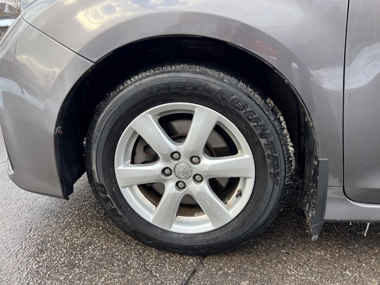 2018 Toyota Sienna LE Photo