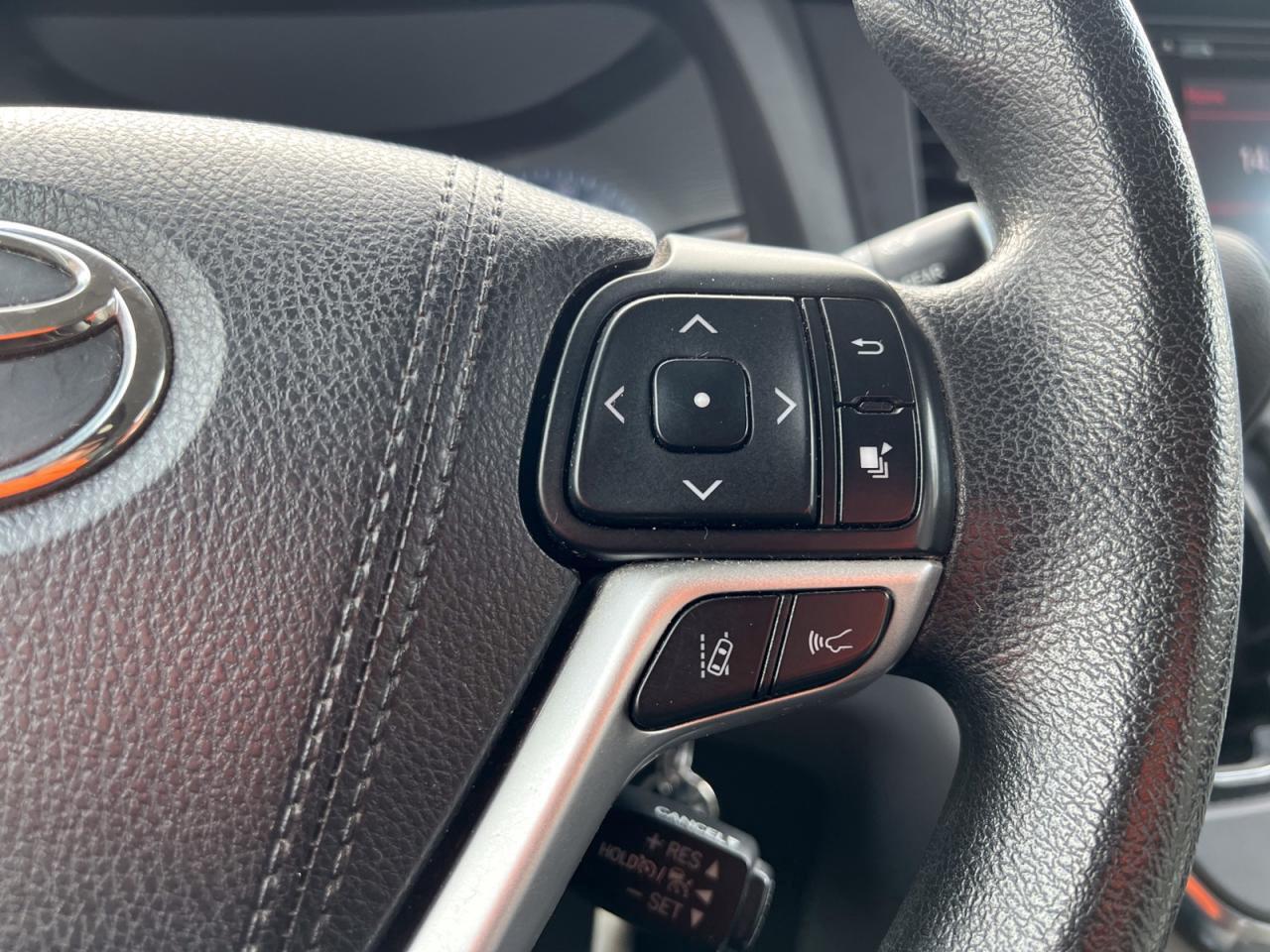 2018 Toyota Sienna LE 8-Passenger FWD Photo