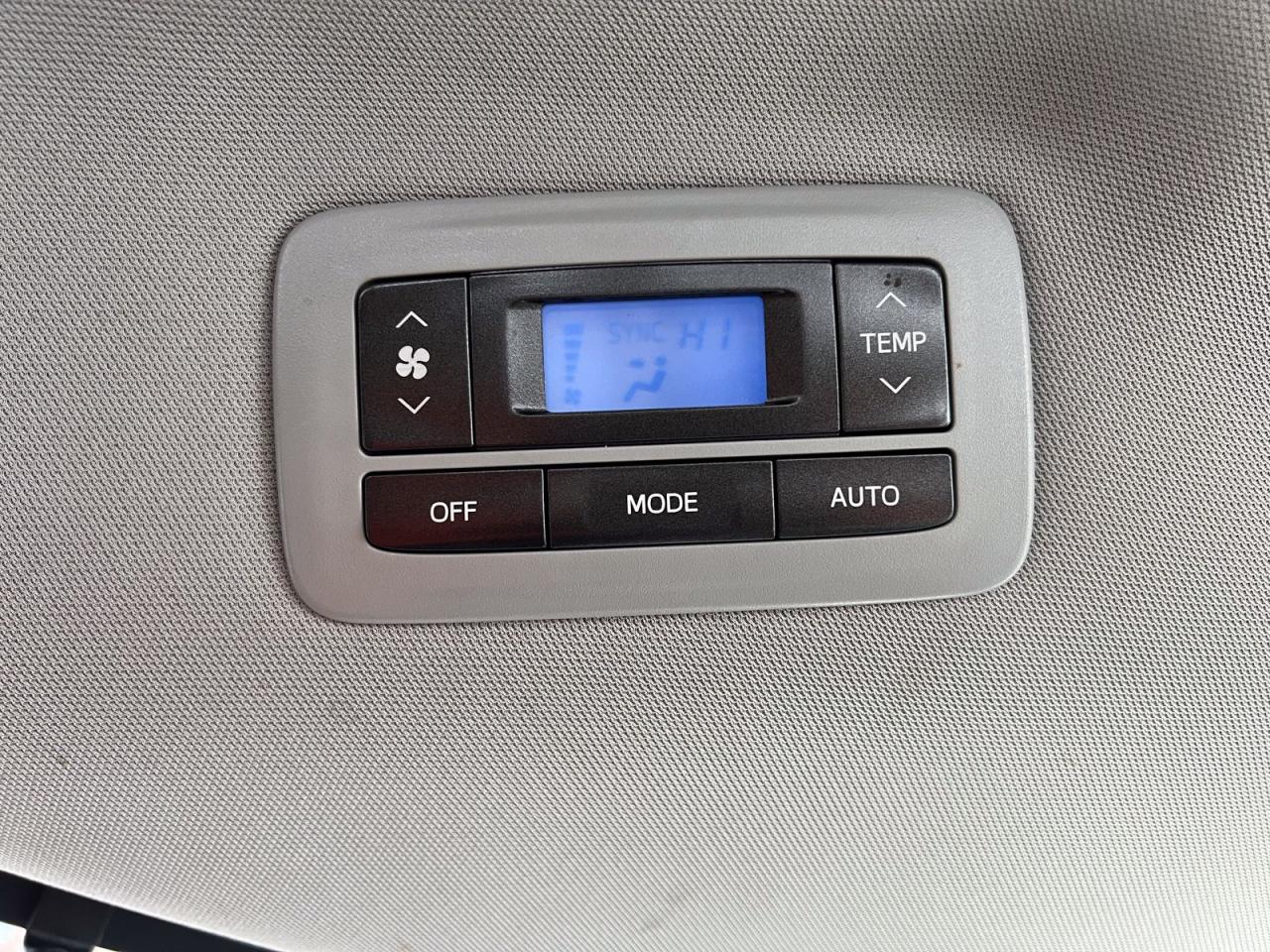 2018 Toyota Sienna LE - Photo #19