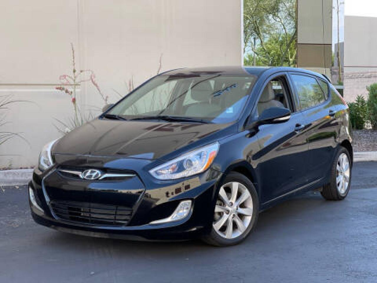 Used 2014 Hyundai Accent GLS/NO ACCIDENT / SUNROOF / ALLOYS / HEATED SEATS/ for sale in Scarborough, ON