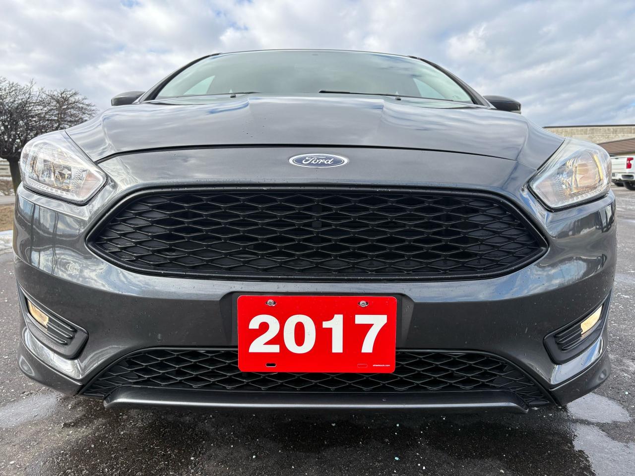 2017 Ford Focus SE - Photo #8