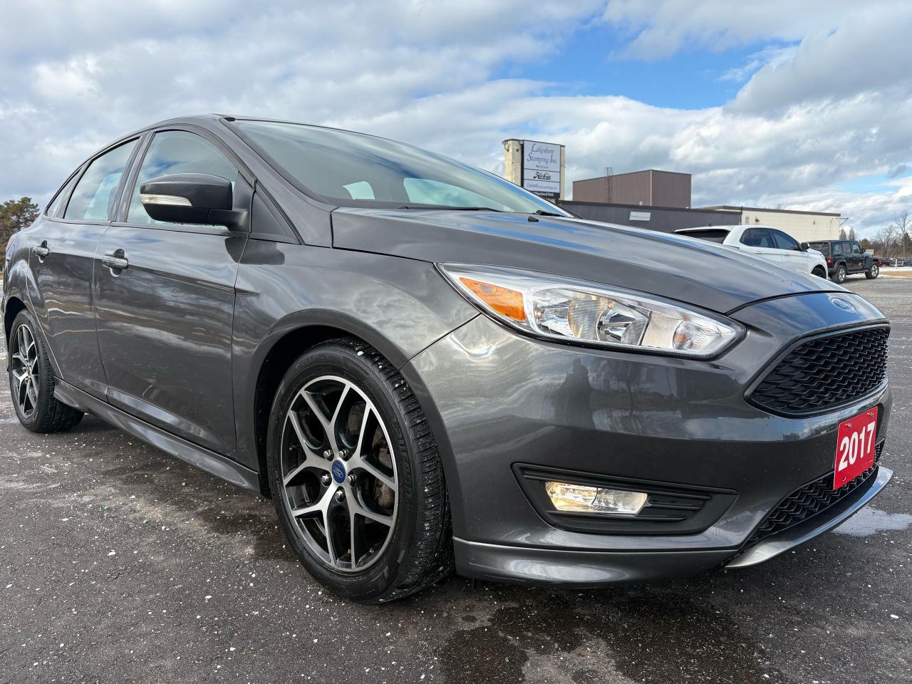 2017 Ford Focus SE - Photo #7