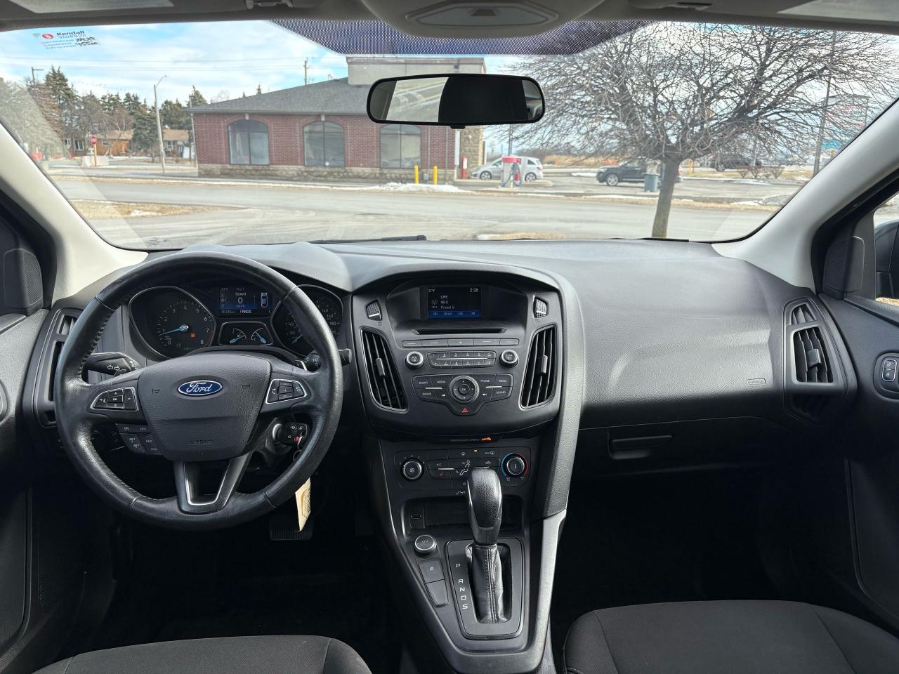 2017 Ford Focus SE - Photo #11