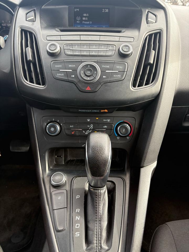 2017 Ford Focus SE - Photo #13