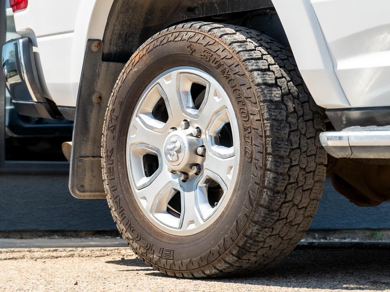 2020 RAM 2500 Laramie 4x4 Crew Cab 6'4" Box Photo3