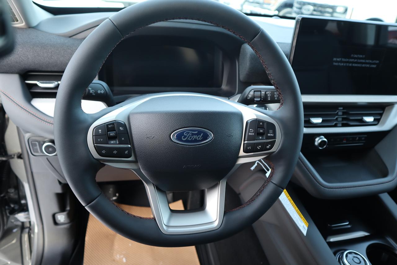 2025 Ford Explorer ACTIVE Photo5