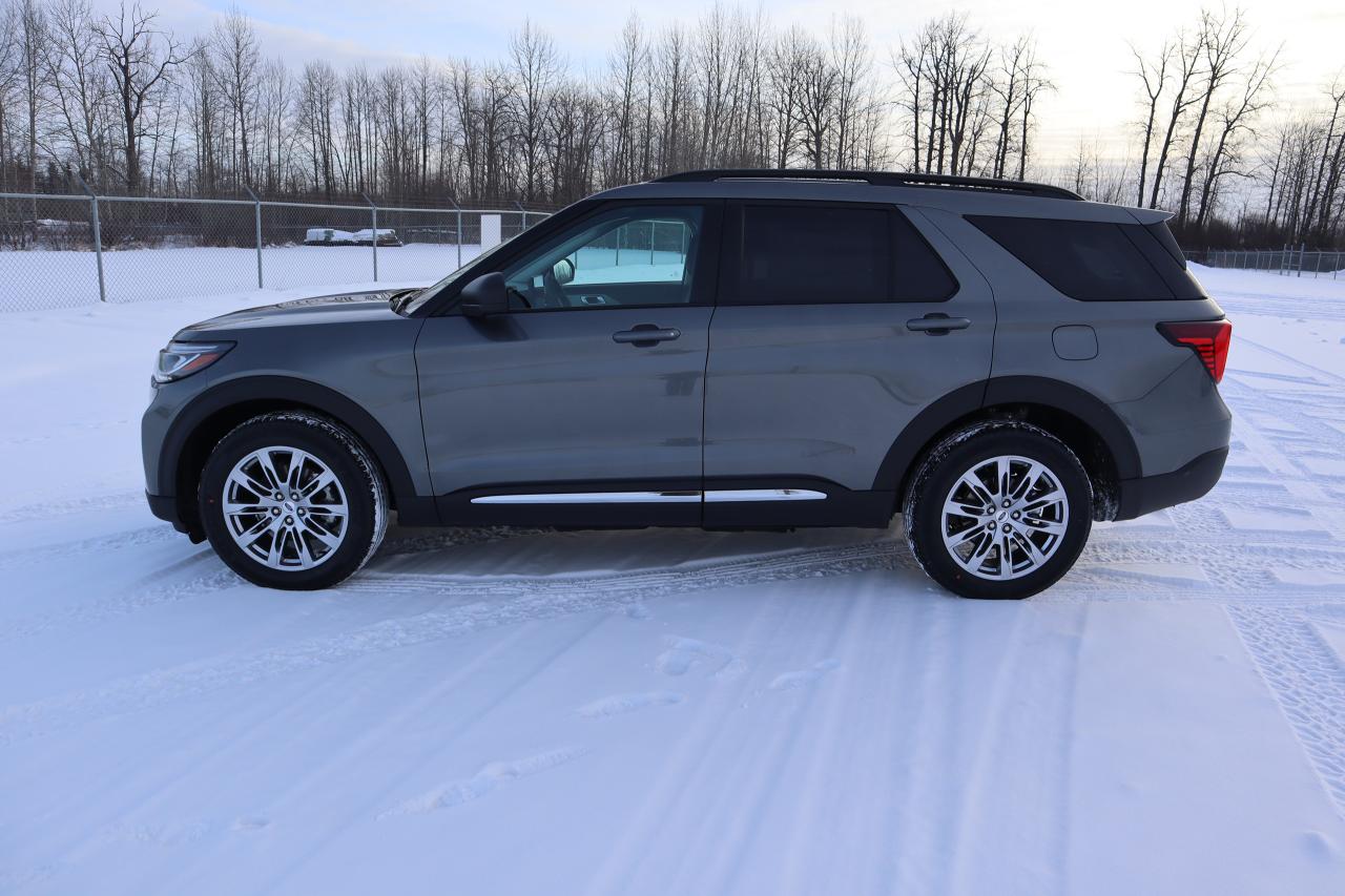 2025 Ford Explorer ACTIVE Photo