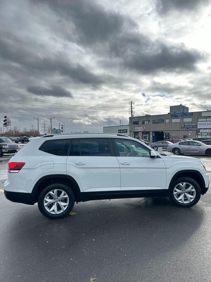 2018 Volkswagen Atlas 3.6L V6 LAUNCH EDITION Photo