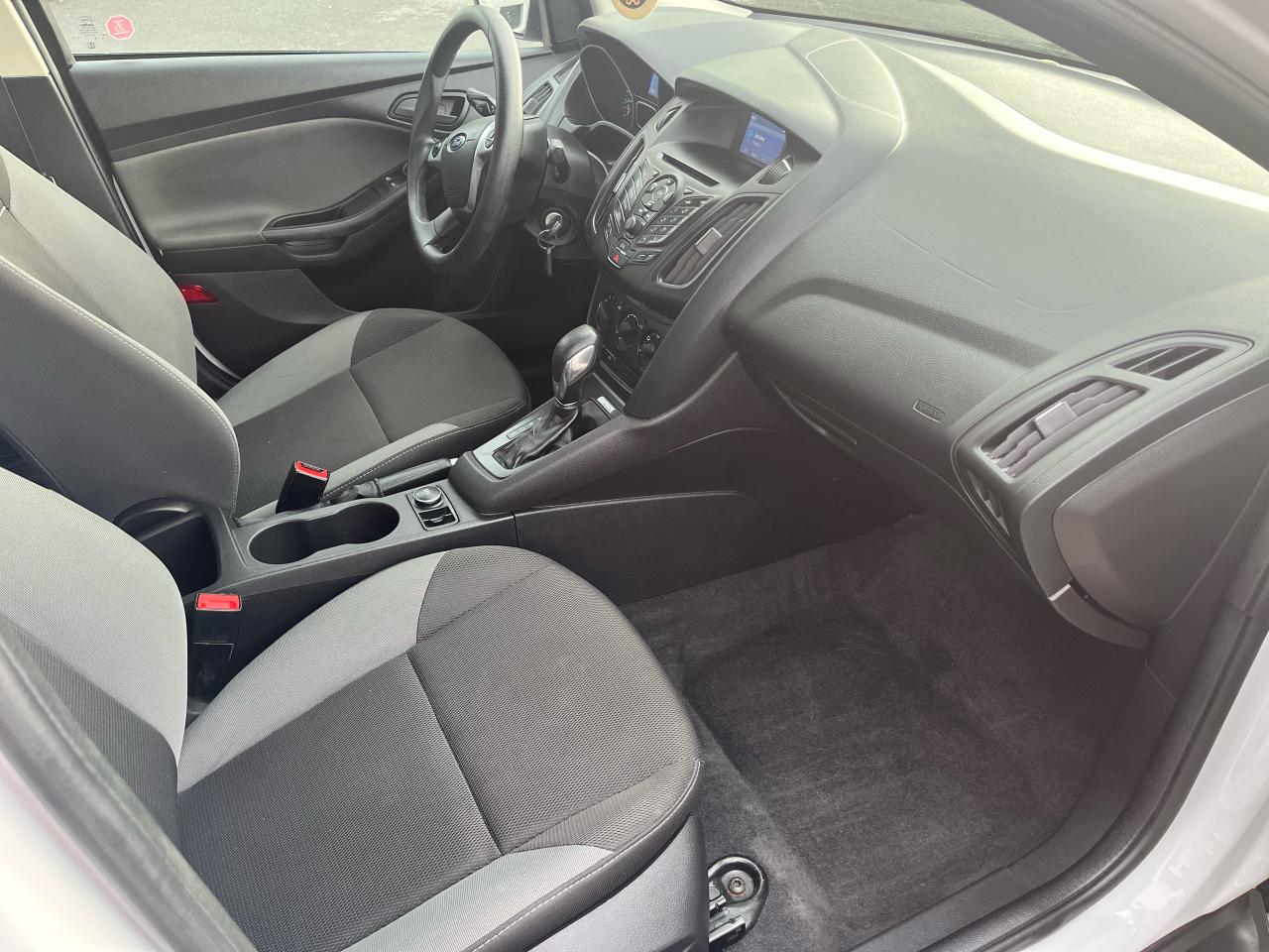 2014 Ford Focus S - Photo #11