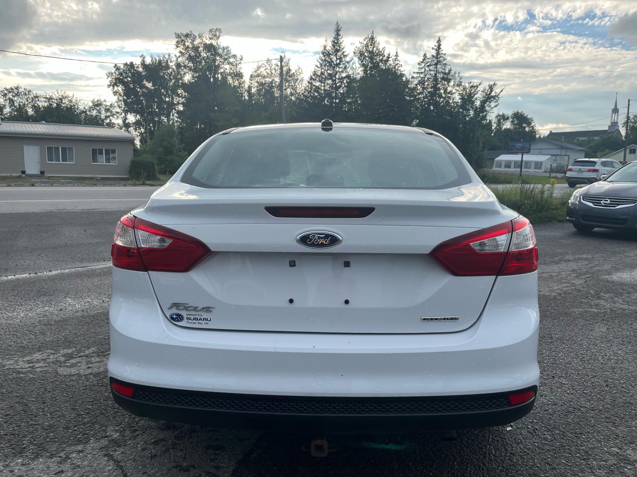 2014 Ford Focus S - Photo #5