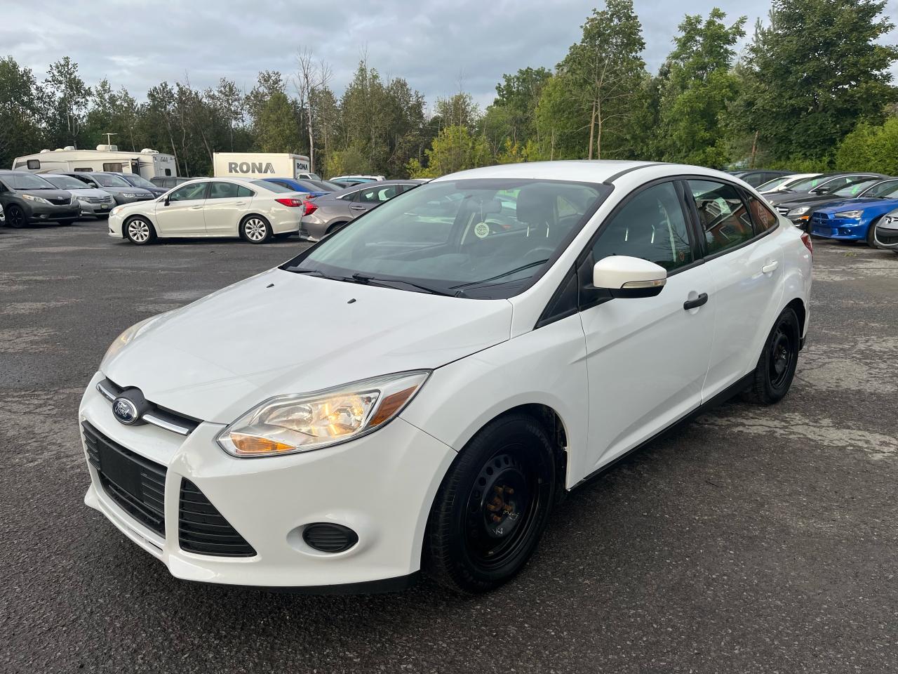 2014 Ford Focus S - Photo #3