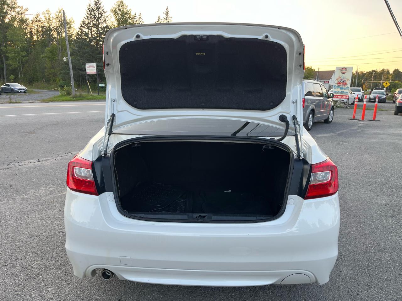 2015 Subaru Legacy 2.5i AWD - Photo #6