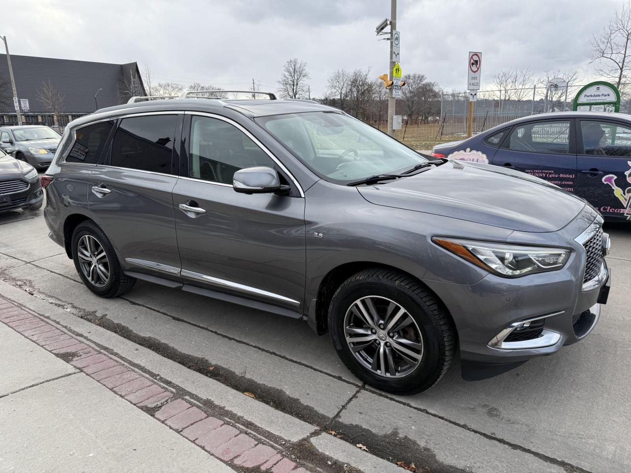 2017 Infiniti QX60 AWD 4dr - Photo #4