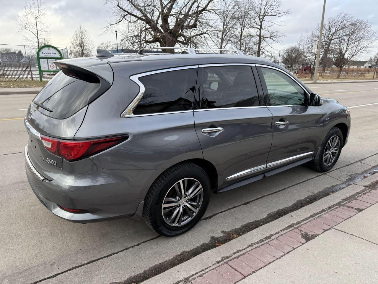 2017 Infiniti QX60 AWD 4dr - Photo #14